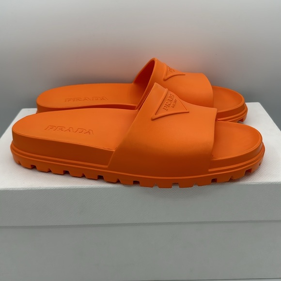 Prada Triangle Logo Slide Sandals Papaya Orange Size 42 EU / 9 US NIB - Picture 5 of 11